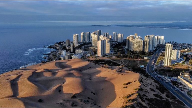 Las dunas abrazando la ciudad 1